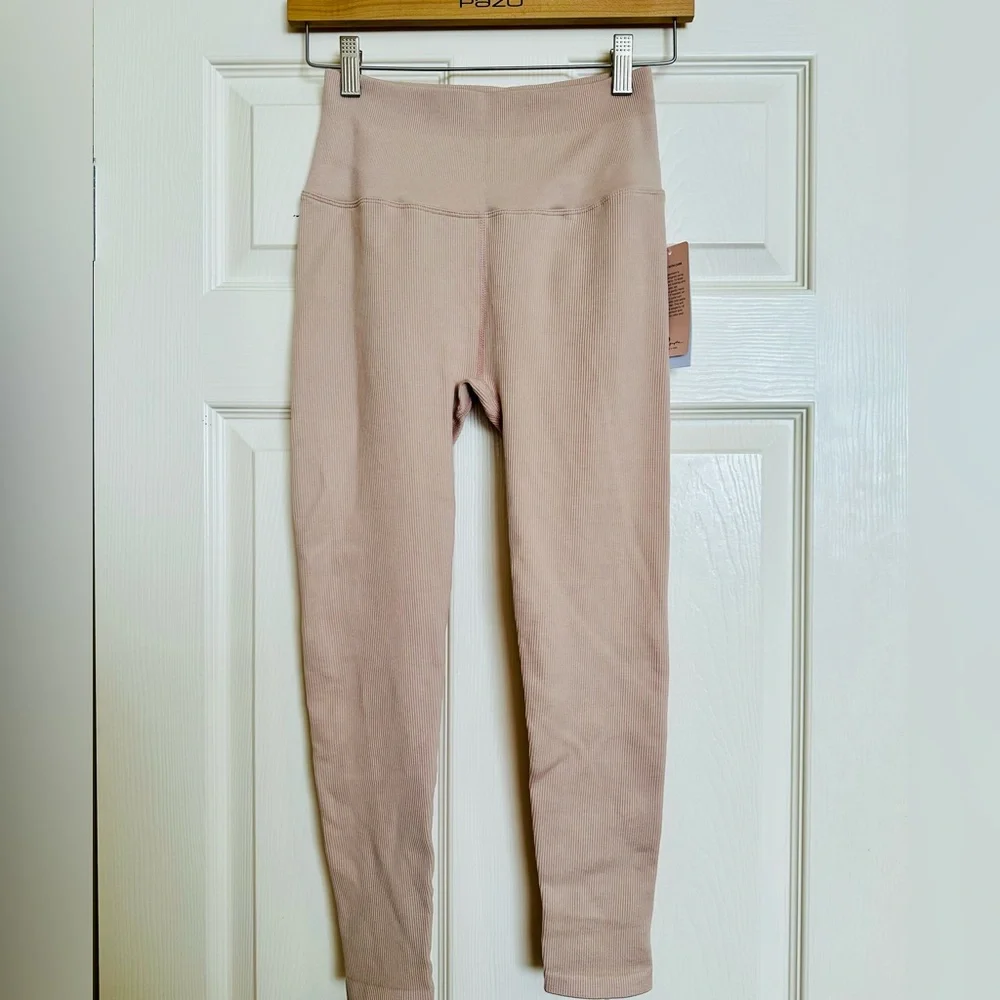 Spiritual Gangster love sculpt seamless leggings in pink sky size XS/S. NWT - Picture 3 of 11